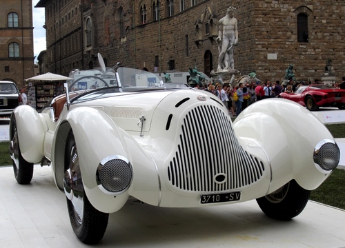 Immagine con epoca, auto, bianco, firenze, automobile, raduno, bianca, fanali, ruote, statua, piazza