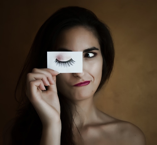 Immagine con mano, donna, occhio, ritratto, ciglia, capelli, bocca, disegno, labbra, viso, occhi, smorfia, sguardo, rossetto, ragazza, dita