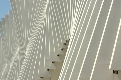 Immagine con bianco, linee, geometrie, stazione, geometria, righe, ventaglio