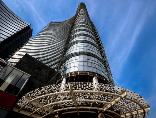 Immagine con grattacielo, cielo, architettura, finestre, prospettiva, milano, vetro, vetri