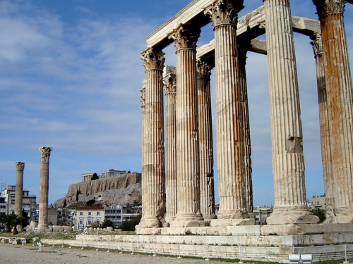 Immagine con colonne, tempio, ruderi, rovine, gradini, capitelli, cielo, templi, archeologia