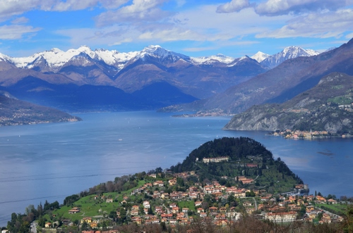 Immagine con lago, paese, neve, montagne, panorama, montagna, acqua, nuvole, case