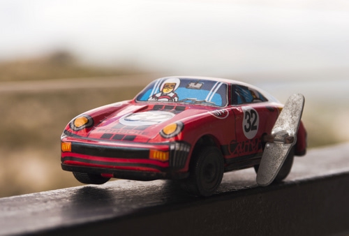 Immagine con giocattolo, rosso, numero, macchinina, automobile, molla, chiave, macchina, corda, auto