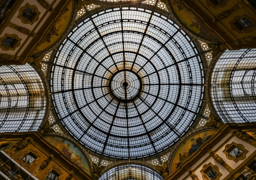 Immagine con cupola, finestre, galleria, cerchio, geometrie, soffitto, vetro, affreschi, cerchi, decorazioni, dipinti, prospettiva, vetrata, vetri, raggi