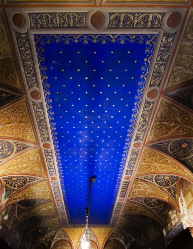 Immagine con soffitto, blu, stelle, affresco, lampadario, oro, azzurro, volta, cornice