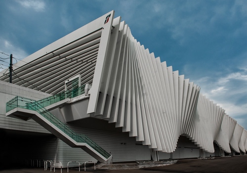 Immagine con architettura, stazione, bianco, scale, cielo, onde, scala, curve, nuvole, expo, geometrie