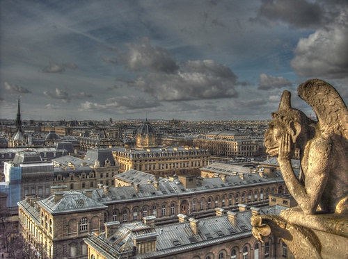 Immagine con nuvole, cielo, tetti, panorama, statua, parigi, palazzi, città, finestre, diavolo, cupole, ali, edifici, case