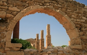arco, cielo, verde, pietre, colonne, azzurro, rovine, sassi, erba, pilastri, ruderi, torri, rudere