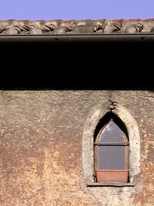 finestra, tetto, tegole, muro, ombra, vaso, cielo, vetro, grondaia