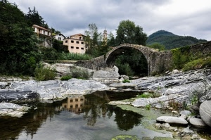 ponte, fiume, case, alberi, riflessi, acqua, riflesso, nuvole, cielo, sassi, verde, campanile, paesaggio, montagna, pietra, piante, pietre, torrente, rocce, paese, montagne