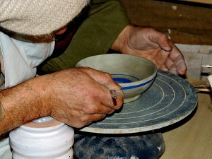 mani, artigiano, ciotola, ceramica, dita, artigianato, blu, piatto, mestiere, pennello, azzurro