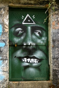 porta, murales, verde, lucchetto, occhi, denti, disegno, viso, muro, dipinto