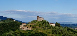 alberi, case, verde, nuvole, collina, paesaggio, chiesa, cielo, panorama, azzurro, colline, campanile, boschi, paese, borgo, montagne