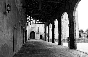 portico, bianconero, archi, porte, lampioni, lampione, pilastri, colonne, portone, travi, portici