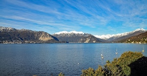 lago, acqua, cielo, montagne, neve, azzurro, nuvole, barche, verde, bianco, alberi, panorama, paesaggio, montagna, piante