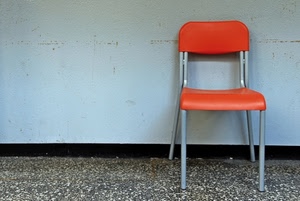 sedia, muro, pavimento, plastica, arancione, arancio, gambe, parete, rosso, grigio