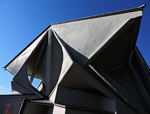 architettura, cielo, azzurro, geometrie, cemento, grigio, ombre, tetto, geometria, triangoli, luci, edificio
