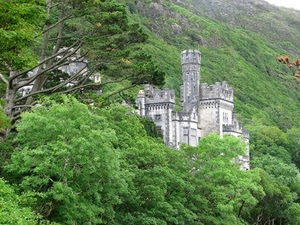 castello, alberi, verde, torre, torri, montagna, merli, foglie, rami, bosco