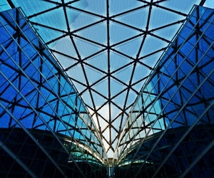 blu, vetro, vetri, triangoli, azzurro, struttura, geometrie, soffitto, geometrico, specchio, milano, riflesso