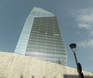 lampione, grattacielo, cielo, muro, finestre, palazzo, nuvole, vetro, vetri, segnaletica, acciaio, ombra