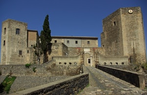 castello, orologio, albero, strada, ponte, cipresso, torre, mura, finestre, torri