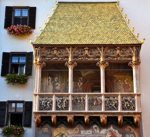 balcone, finestre, oro, tetto, fiori, colonne