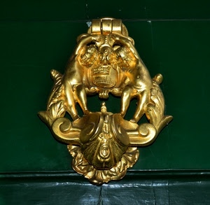 oro, verde, batacchio, porta, stemma, metallo, giallo, legno, putti, battiporta