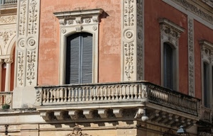 balcone, finestre, angolo, balaustra, decorazioni, palazzo, persiane, liberty, rosa