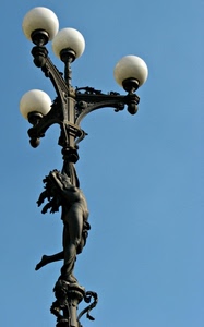 lampione, statua, cielo, bianco, azzurro, ferro, sfere, palle, quattro, vetro, donna