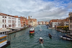 canale, barche, venezia, gondola, acqua, nuvole, vaporetto, case, cupola, palazzi, gondole