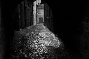 vicolo, bianconero, buio, porta, selciato, case, pietre, strada, nero, arco, luce
