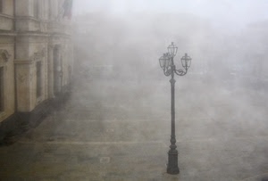 nebbia, lampione, palazzo, piazza, tre, finestra, bianco