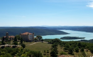 fiume, castello, verde, acqua, lago, alberi, panorama, cielo, paesaggio, strada, azzurro, chiesa, campanile, colline, orizzonte