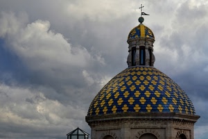 cupola, croce, nuvole, cielo, blu, banderuola, giallo