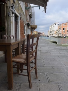 tavolo, canale, sedia, lampione, venezia, acqua, tenda, case, sedie