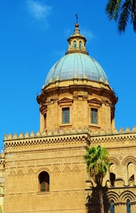 cupola, finestre, chiesa, croce, albero, cielo, merli, palma