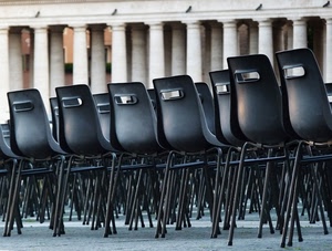 sedie, colonne, gambe, colonnato, nero, fila, piazza, plastica