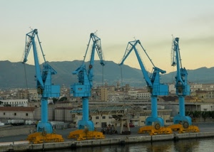 gru, porto, azzurro, mare, quattro, giallo, case, città