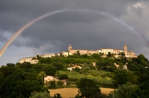 arcobaleno, alberi, nuvole, cielo, paese, campanili, borgo, verde, città, case
