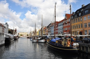 barche, canale, porto, nuvole, cielo, case, palazzi, acqua, colori, finestre