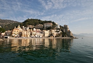 mare, cielo, case, nuvole, acqua, borgo, riflesso, verde, alberi, cupola, panorama, paesaggio, promontorio, montagna, spiaggia, riflessi