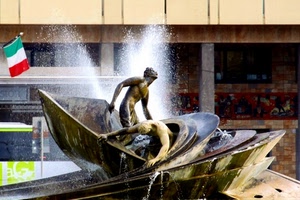 bandiera, fontana, acqua, statue, tricolore, zampilli, monumento, barca, verde, colonne, rosso, bianco