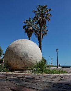 sfera, lampioni, palme, cielo, palma, palla, alberi, pietre, erba, lampione, albero, monumento