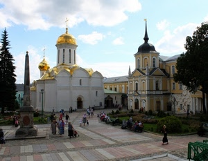 piazza, cupole, chiesa, oro, obelisco, persone, chiese, panchine, passanti