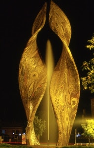 fontana, acqua, oro, notte, notturno, getto, zampillo, monumento, alberi