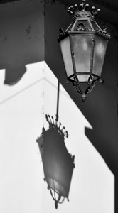 ombra, lampione, bianconero, vetro, ferro, muro, luce, lampada