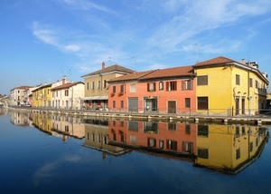 case, acqua, cielo, riflessi, riflesso, fiume, colori, canale, nuvole, azzurro, finestre, giallo