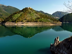 acqua, lago, verde, alberi, riflessi, cielo, montagne, castello, riflesso, rami, isola, azzurro, rocce, colline, collina, montagna