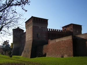 castello, prato, torri, merli, verde, mura, uccelli, rami
