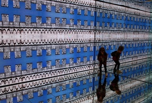 riflesso, specchio, blu, azzurro, bambina, geometrie, bambini, specchi, riflessi, bianco, persona